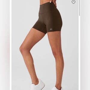 ALO Yoga Women's espresso energy shorts